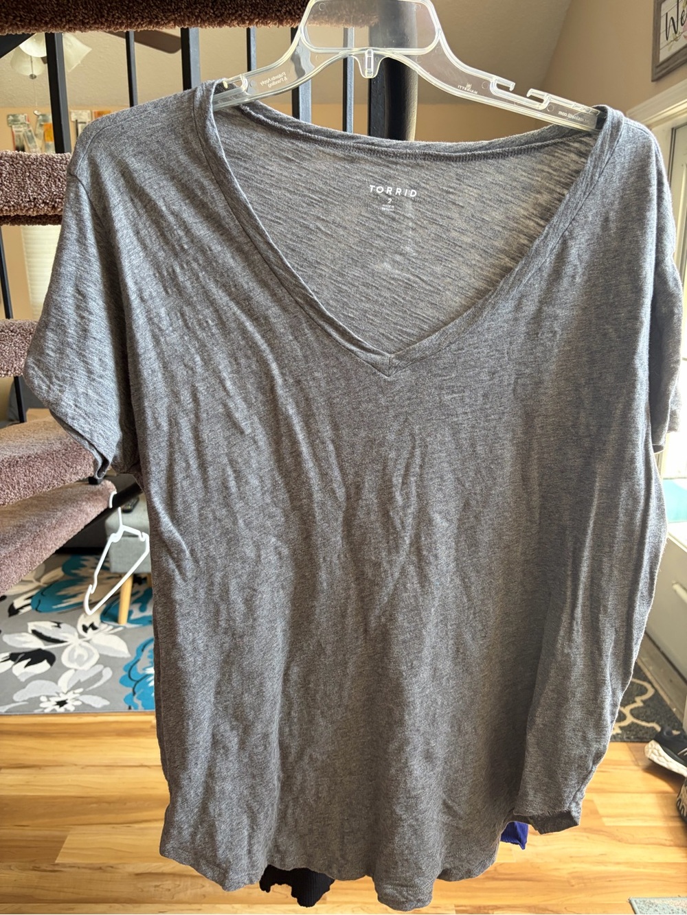 torrid Gray V-Neck Short Sleeve Tee